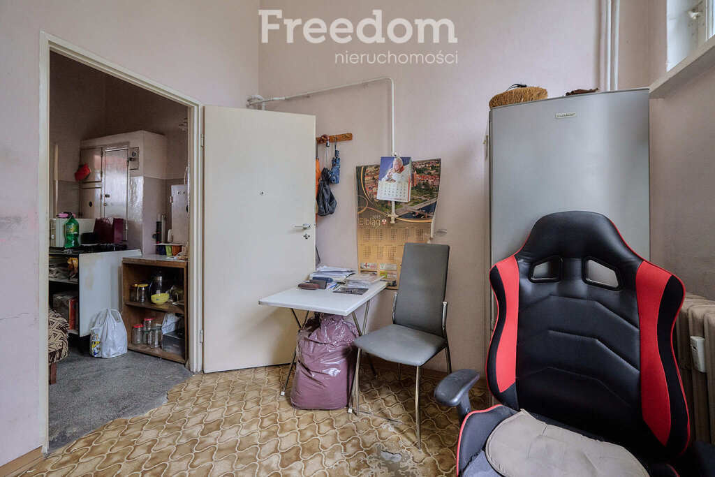 Elbląg FREEDOM NIERUCHOMOŚCISprzedam lokal użytkowy - Elbląg, Józefa Chełmońskiego. Lokal znajduje się w budynku