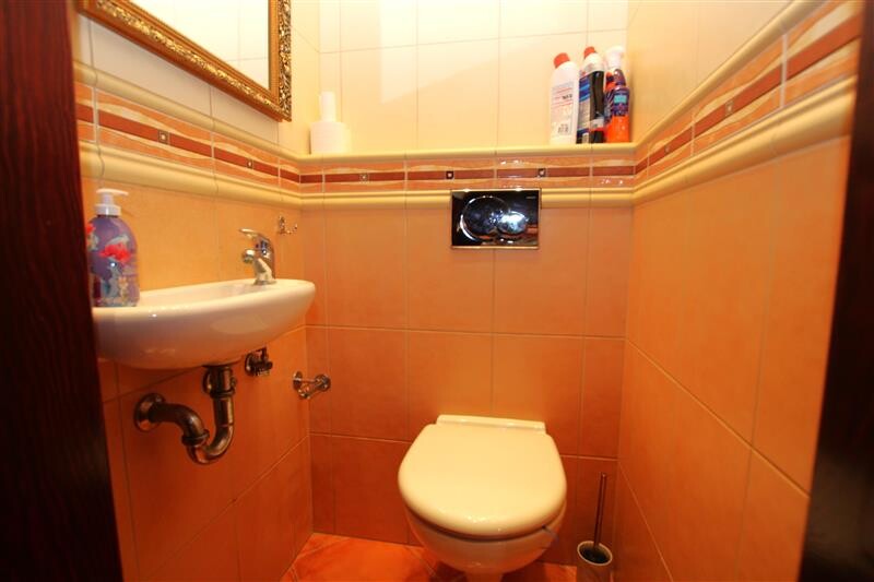 Elbląg NIERUCHOMOŚCI ANNA KRASZEWSKA Mieszkanie na wynajem w centrum miasta ul. Winna