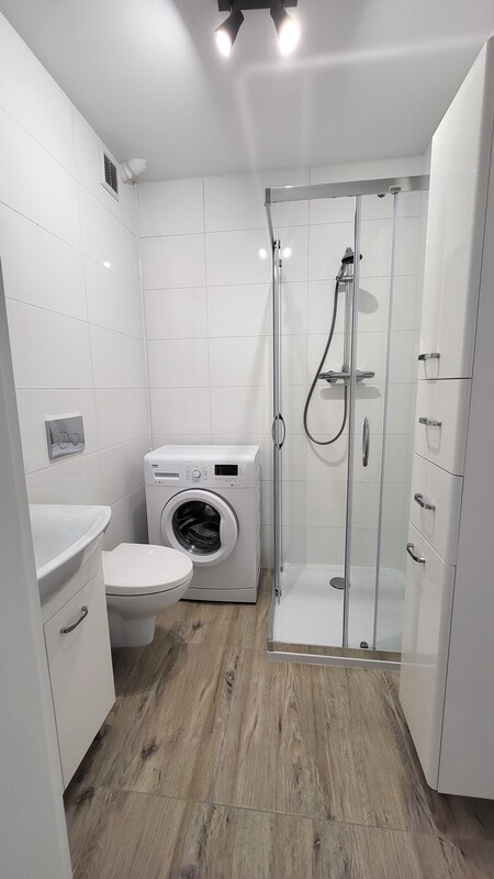 Elbląg KWADRAT NIERUCHOMOŚCImieszkanie 1 pokojowe - 31,4 m2parterbalkonumeblowane i wyposażonegotowe do