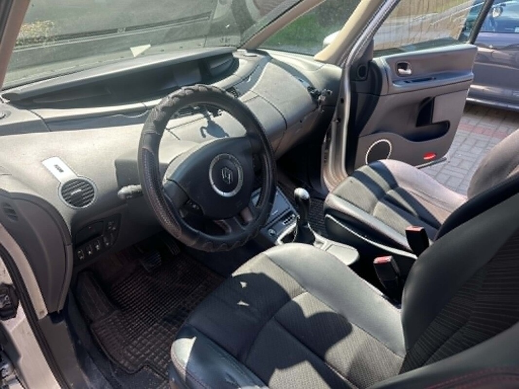 Elbląg Sprzedam w DOBREJ CENIE - RENAULT ESPACE Samochód jest sprawny i na chodzie. Kilka rzeczy do zrobienia. Cały