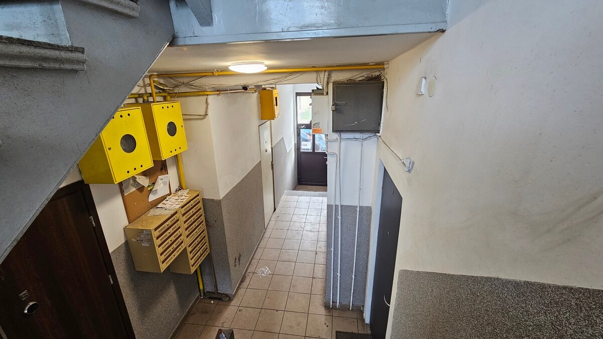 Elbląg BIURO NIERUCHOMOŚCISZULC& SZULCNA SPRZEDAŻMieszkanie - Elbląg ul. ŻeromskiegoPowierzchnia: 40 m2Mieszkanie