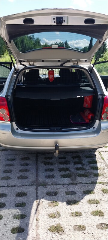 Elbląg Sprzedam niezawodny samochód toyota avensis T25.Toyotka jest na opnach wielosezonowych Pirelli, zakupionych w
