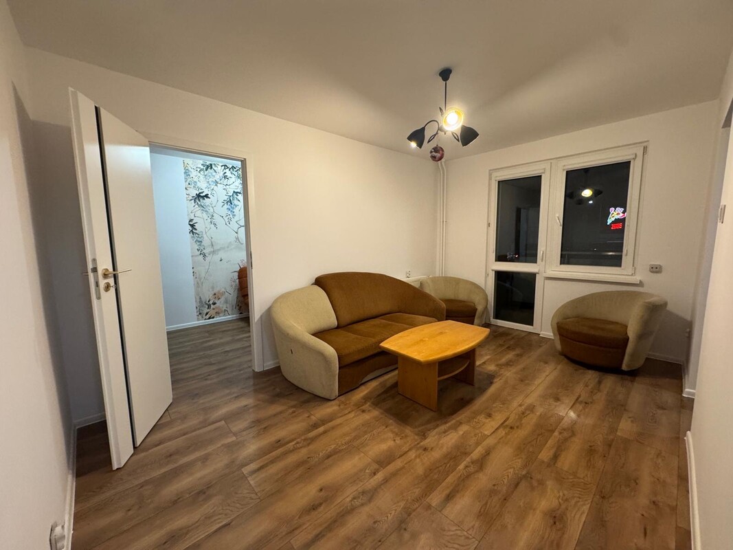 Elbląg Oferuję wynajem 2 pokoje plus balkon - jasne cieplutkie mieszkanie o powierzchni 34 m².
W Elblągu przy