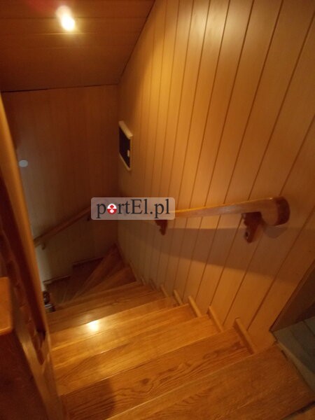 Elbląg OFERTA PRYWATNA - Gronowo Górne ; ulica Perłowa wolnostojący dom 500 m za tablicą Elbląg Na dole salon z