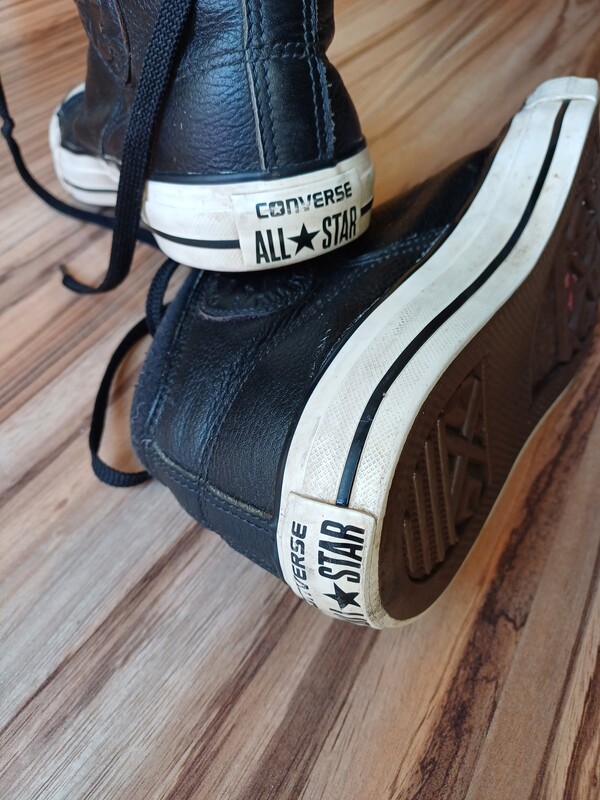 Elbląg Converse rozmiar 41 skórzane trampki wysokie, długość wkładki 26 cm, stan doskonały unisex