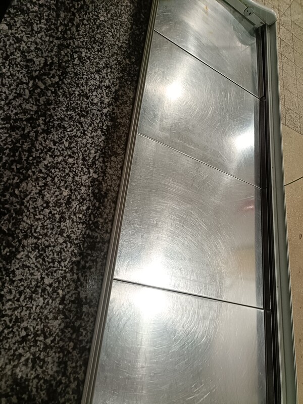 Elbląg SprzedamKrajalnicę sprawna działająca średnica ostrza 250mm firmy Royal catering cena 1200 zł, odbiór