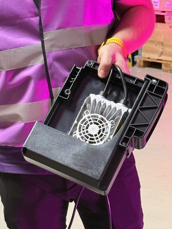 Elbląg Elektryczny wózek paletowy paleciakUdźwig 1500 kgDługość wideł 1150 mm Akumulator Li-IonPromocja: 3990 zł