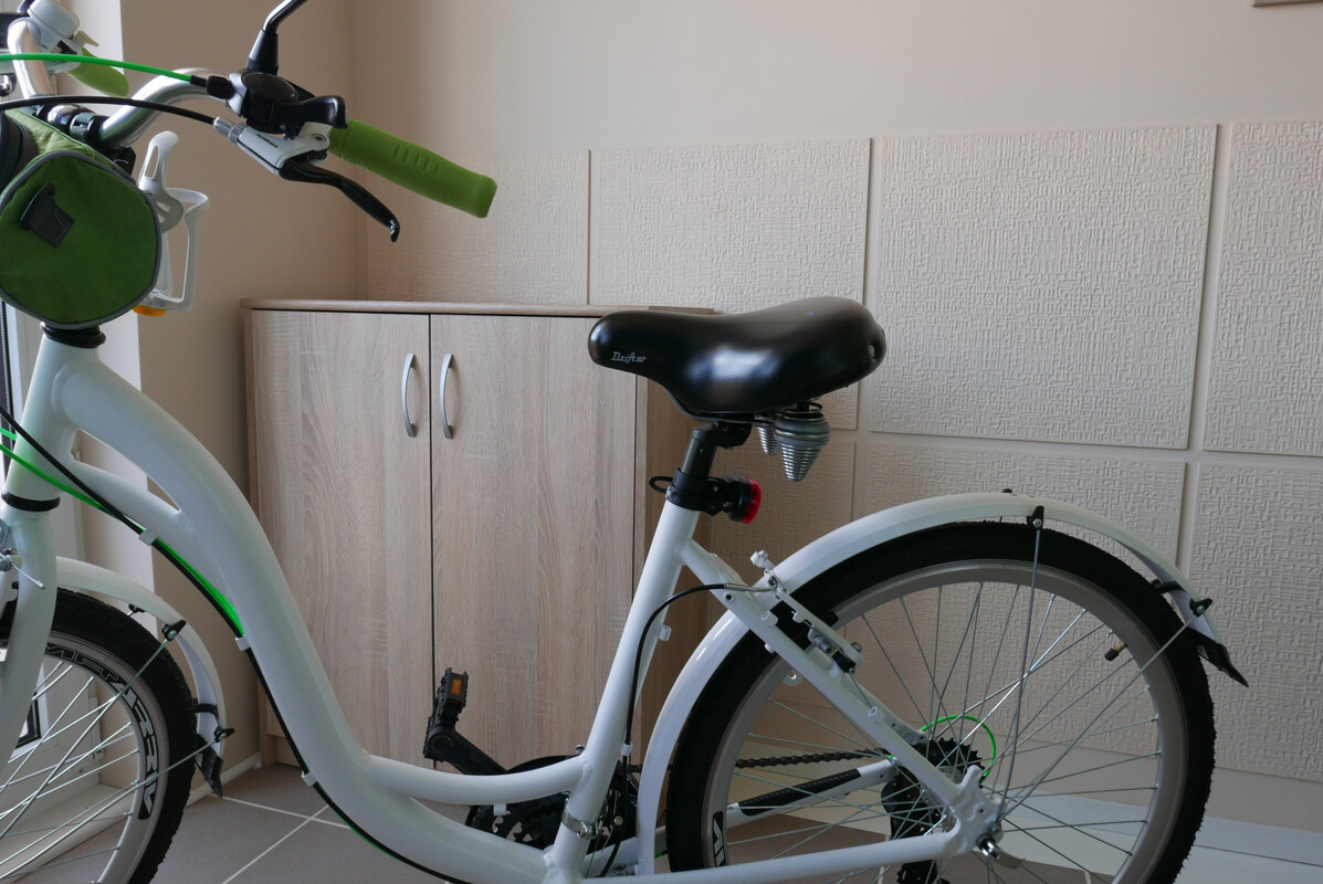 Elbląg Rower, koła 26 cali, prawie jak nowy. Ma tylko zamontowane używane siodełko.
Rama aluminiowa 17 cali
