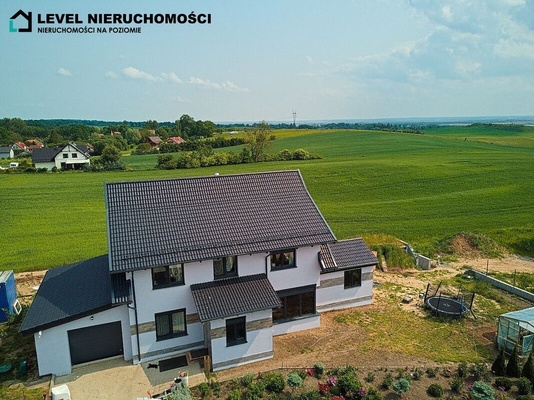 Elbląg LEVEL NIERUCHOMOŚCI  Dom wolnostojący w NowinieŁadne widoki i spokój  Dom 201,38m2   
