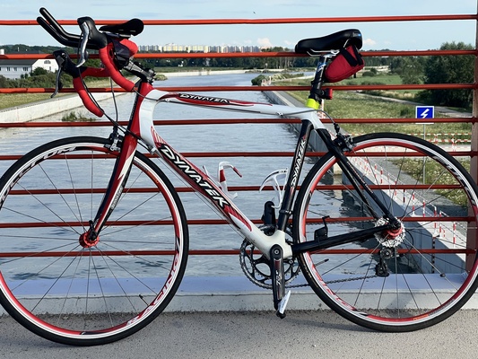 Elbląg Sprzedam mój prywatny rower szosowy
Rama karbonowa włoska Dynatek
Koła Fulcrum Racing 7
Osprzęt Ultegra