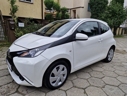Elbląg Toyota Aygo1.0  BenzynaModel 2015Klimatyzacja106 tys kmZarejestrowany w Polsce