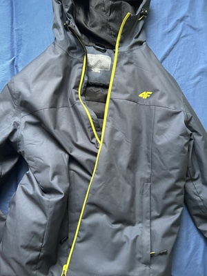 Elbląg Sprzedam używane kurtki marki 4F w dobrym stanie:
Kurtka 4F Membrane 5000 - Rozmiar: XL - cena 30zł
Kurtka 4F