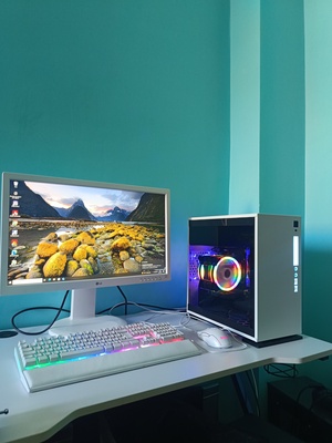 Elbląg Sprzedam wydajny zestaw komputerowy z monitorem 22” Full HD!