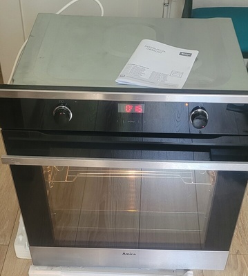 Elbląg Sprzedam używany elektryczny piekarnik Amica ED37619B F-Type do zabudowy 60 cm o pojemności 77 l. Czyszczenie