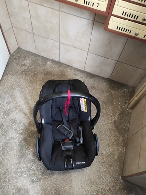 Elbląg Sprzedam nosidełko maxi Cosi Citi 0-13kg w komplecie znajdują się również adaptery polecam