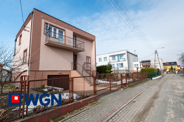 Elbląg WGN Nieruchomości oddział Elbląg prezentuje Państwu na sprzedaż słoneczny dom o powierzchni 200 m2 z