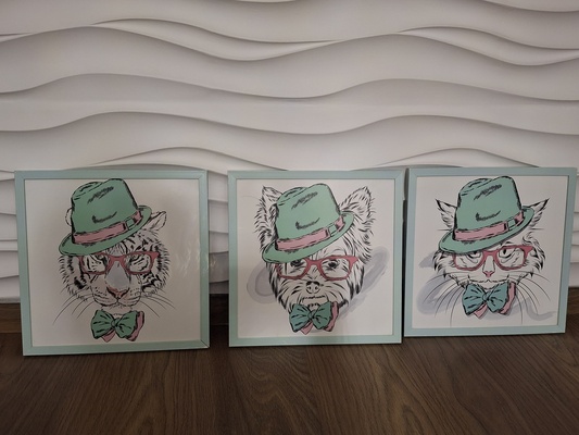 Elbląg Sprzedam zestaw 3 obrazów o wymiarach 32x32 cm. Na każdym z nich znajduje się zabawne zwierzę w stylowej