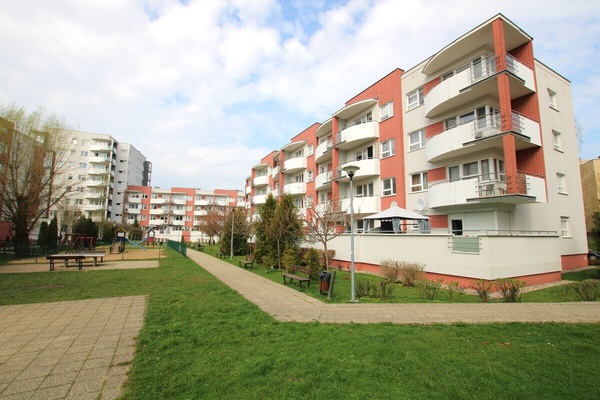 Elbląg NIERUCHOMOŚCI ANNA KRASZEWSKA  Mieszkanie 3-pokojowe, I piętro, dwa balkonyw bloku z nowszych