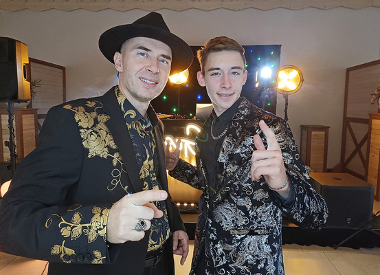 Elbląg Agencja Artystyczna GESEK GRAMY JUŻ 19 LAT ! Oprawa muzyczna: STUDNIÓWKI, WESELA, POPRAWINY, IMPREZY