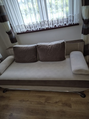 Elbląg SPRZEDAM
kanapę w bardzo dobrym stanie:
- wymiary 200 cm x 140 cm
- podwójne sprężynowanie i mata kokosowa
-
