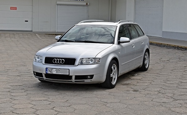Elbląg AUDI A4 B6 AVANT2004 ROK, 2.0 benzynaAUTOMATAuto zadbane, bez oznak korozjiBogate wyposażenieDodatkowy kpl.