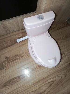 Elbląg Toaletka dziecięca  wydająca dźwięk spuszczania wody, świecący przycisk, miejsce na papier wyciągany nocniczek,