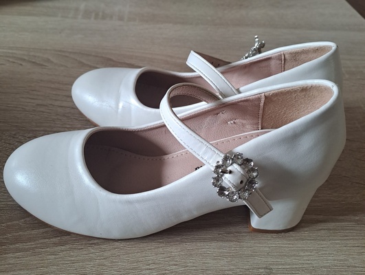 Elbląg Sprzedam buty dla dziewczynki r. 32 dwie pary