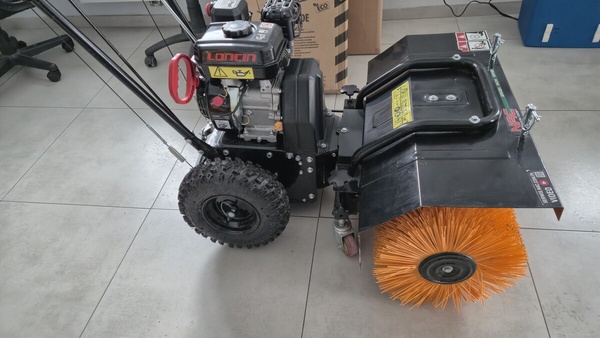 Elbląg Sprzedam  zamiatarkę