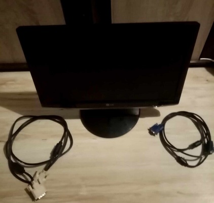 Elbląg Sprzedam monitor 19-calowy LG Flatron W1952TQ Premium LCD w świetnym stanie wraz z pełnym okablowaniem -