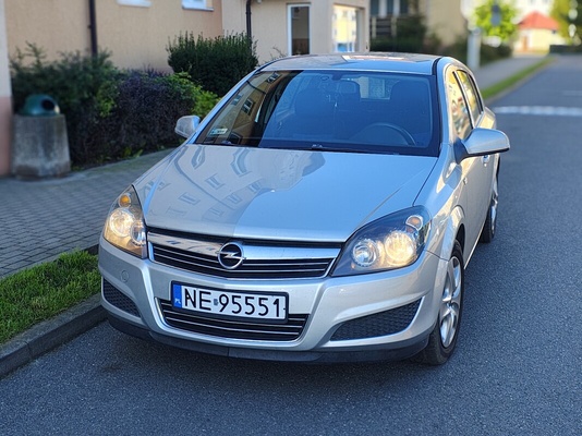 Elbląg 🚗 Sprzedam samochód Astra H 1.6 Benzyna, 2012 – tylko 51  690 km, garażowany! 🌟Niski