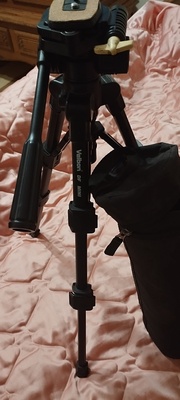 Elbląg Używany statyw Velbon DF mini. Doskonały do stabilizacji aparatu podczas fotografowania. Łatwy w użyciu i