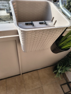 Elbląg Kwietnik balkonowy ( nowy )20 zł