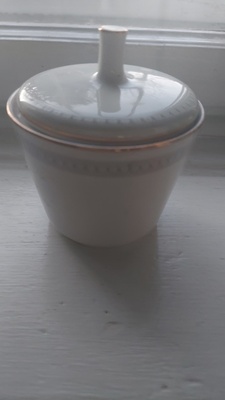 Elbląg Piekna
 porcelanowana 
sygnowana
  cukiernica