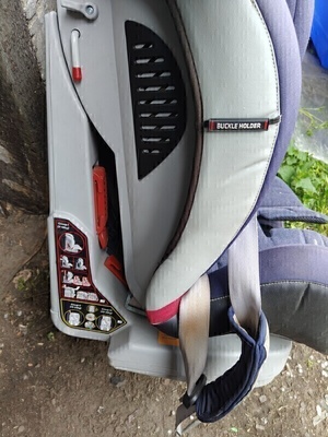 Elbląg Fotelik samochodowy ESPIRO montowany na stałe. .. Stan bardzo dobry. ..