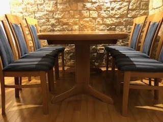 Elbląg Witam!Okazyjnie odsprzedam rozkladany owalny stół i 6 krzeseł. Stan bdb! Termin odbioru w poniedzialek.