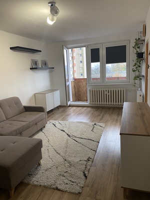 Elbląg Wynajem kawalerkiWynajmę  dużą  kawalerkę w centrum w pełni wyposażoną na  ul. Robotniczej 