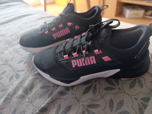 Elbląg Witam sprzedam dwa razy noszone adidasy dla dziewczynki rozmiar 33 wkładka 20 cm. .. .Cena 100 zł do negocjacji