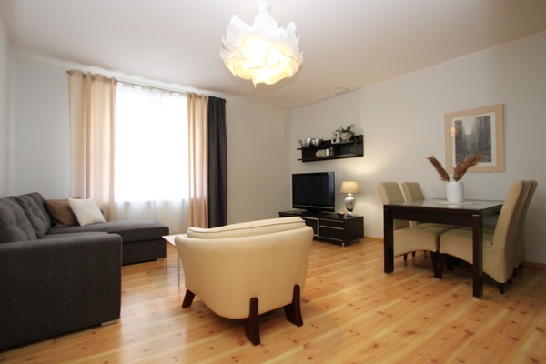 Elbląg NIERUCHOMOŚCI ANNA KRASZEWSKA&nbsp; Mieszkanie 3-pokojowe na Starym Mieście&nbsp; ul. Stary Rynek&nbsp; 