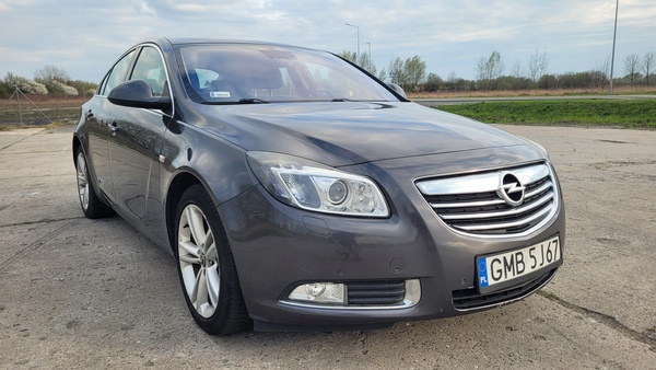 Elbląg 🚗 Opel Insignia 2009 2.0 CDTI 160KM CosmoŚwietna okazja! Atrakcyjny diesel z dynamicznym silnikiem i
