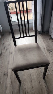 Elbląg Sprzedam  6 krzeseł które kolor venge / tapicerka beż 6 szt. 
Dywan brązowy 160 /200  - 100.zł
Dywan szary