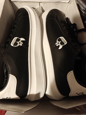 Elbląg Sprzedam nowe buty marki Karl Lagerfeld w rozmiarze 43.