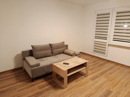 Elbląg 🏡 Wynajmę kawalerkę na 1 piętrze Nad Jarem! ⭐Idealne miejsce do zamieszkania w świetnej