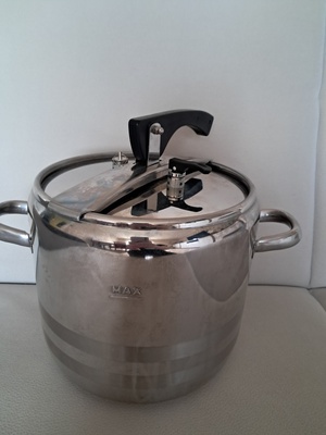 Elbląg Sprzedam garnek szybkowar ciśnieniowy do szybkiego gotowania 7 litrów  na indukcję, gaz. Możliwość mycia w