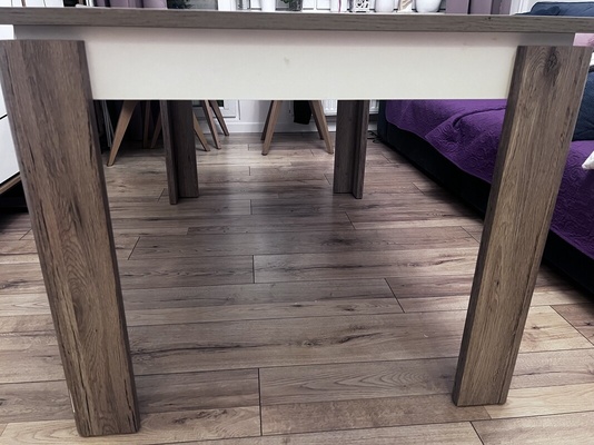 Elbląg Stół 140/90 rozkłada się do 180/90