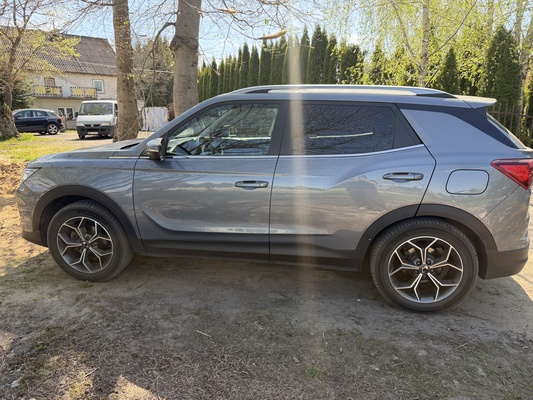 Elbląg Sprzedam SsangYong/KGM Korando 1.5 T-GDI Quartz kolor Platinum Grey z 2022r. (rej. 2023), sprawy,