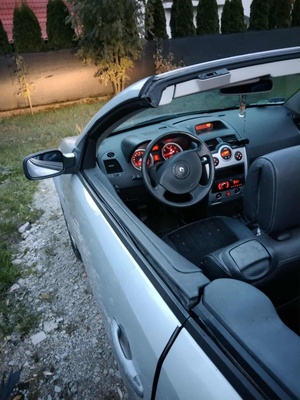 Elbląg Sprzedam renault megan Cabrio 2004r wersja caloroczna z sztywnym dachem.