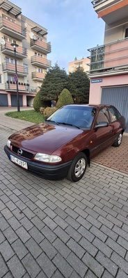 Elbląg Opel Astra 1.4 KAT stan kolekcjonerski.
Przebieg 110tys km.
Jedyny taki egzemplarz.