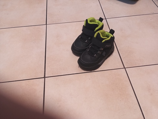 Elbląg Buty zimowe chłopięce zimowe rozmiar 25 firmy Fila