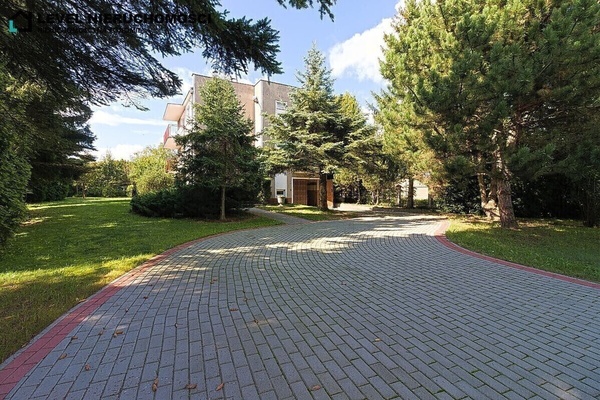 Elbląg LEVEL NIERUCHOMOŚCI&nbsp; Dom na dużej działce w Elbląguplus dwa garażeul. Freta&nbsp; NIERUCHOMOŚCI NA POZIOMIE