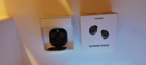 Elbląg Witam serdecznie 
Posiadam na sprzedaż bezprzewodowe słuchawki Samsung Galaxy Buds FE nowiutkie raz założone po